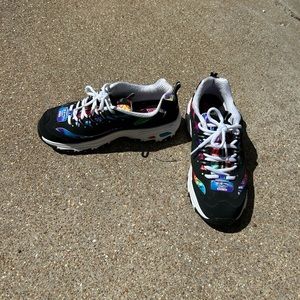 Ladies size 10 sketchers dlites. Only worn once